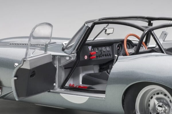 AUTOart Jaguar Lightweight E-Type (Silver)1/18 – Bild 10