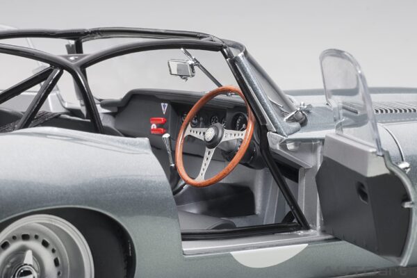 AUTOart Jaguar Lightweight E-Type (Silver)1/18 – Bild 9