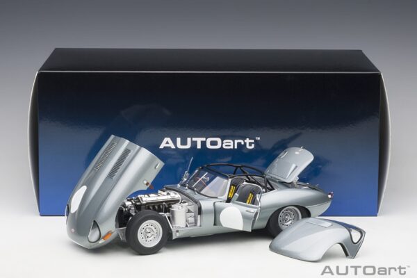 AUTOart Jaguar Lightweight E-Type (Silver)1/18 – Bild 2