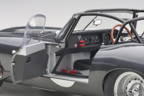 AUTOart Jaguar Lightweight E-Type (Dark Grey) 1/18 – Bild 5