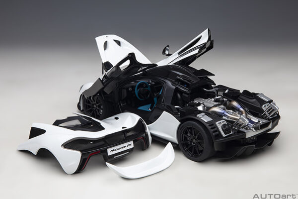 AUTOart McLaren P1 2013 (Alaskan Diamond White W:blue)