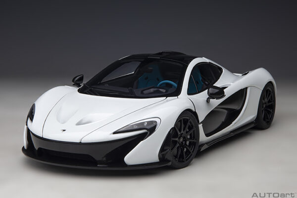 AUTOart McLaren P1 2013 (Alaskan Diamond White W:blue)