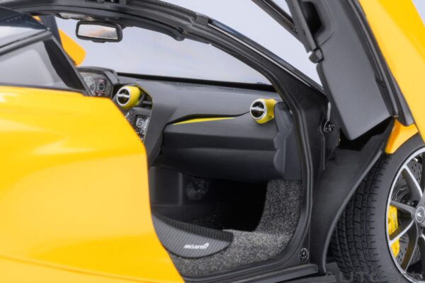 AUTOart McLAREN 720S (VOLCANO YELLOW) – Bild 12