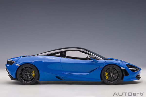 AUTOart McLaren 720S 2017 (paris blue:metallic blue)