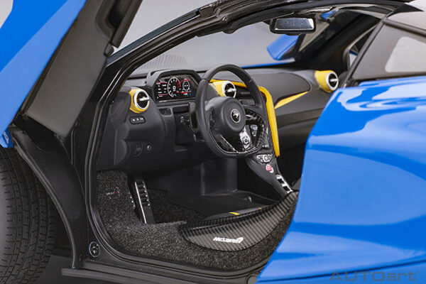 AUTOart McLaren 720S 2017 (paris blue:metallic blue)