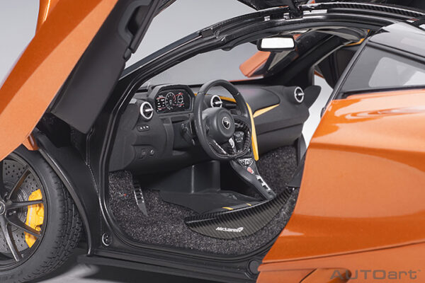 AUTOart McLaren 720S 2017 (azores:metallic orange)