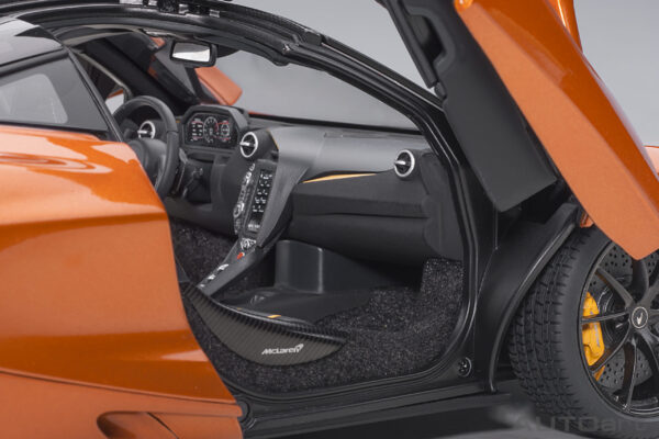 AUTOart McLaren 720S 2017 (azores:metallic orange)
