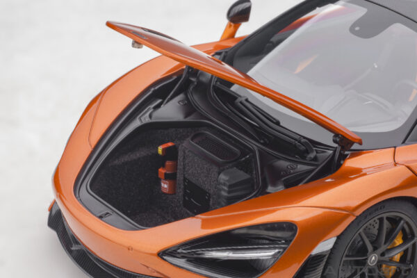 AUTOart McLaren 720S 2017 (azores:metallic orange)