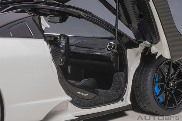 AUTOart McLaren Senna 2018 (vision pure:white) (composite model: