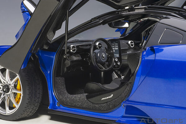AUTOart McLaren Senna 2018 (trophy kyanos:blue) (composite model: