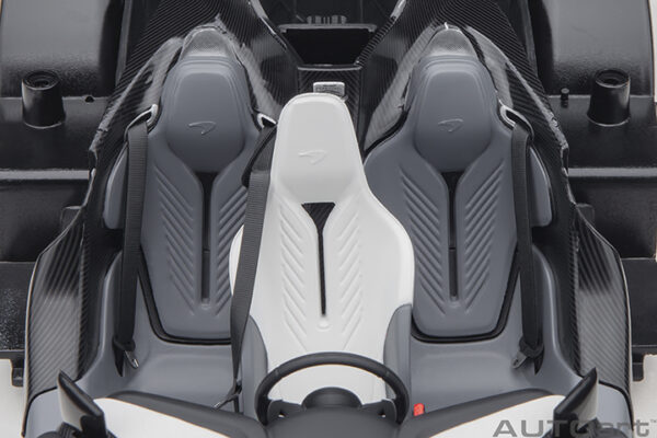 AUTOart McLaren SPEEDTAIL (frozen blue) 2020