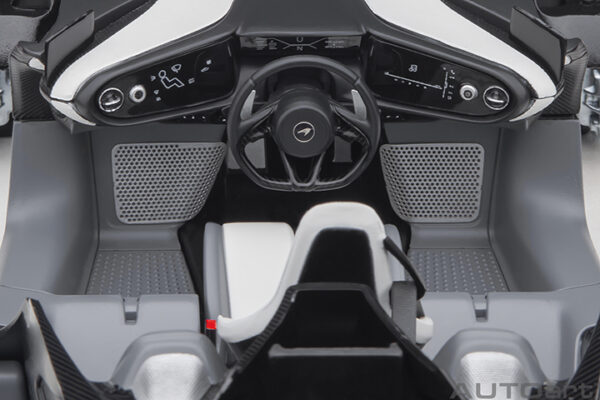 AUTOart McLaren SPEEDTAIL (frozen blue) 2020