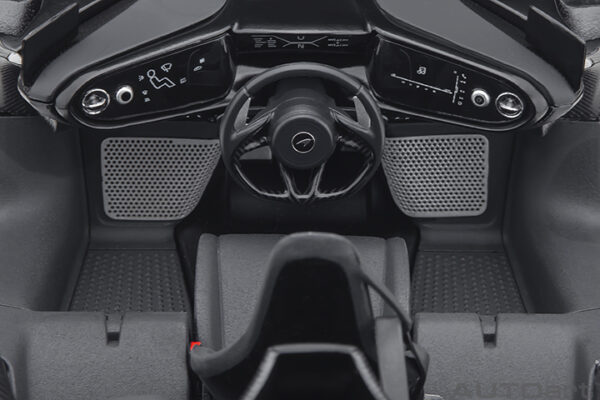 AUTOart McLaren SPEEDTAIL (volcano red) 2020