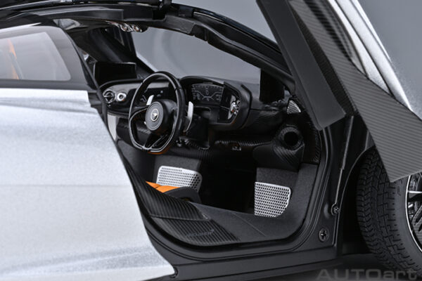 AUTOart McLaren SPEEDTAIL (supernova silver) 2020