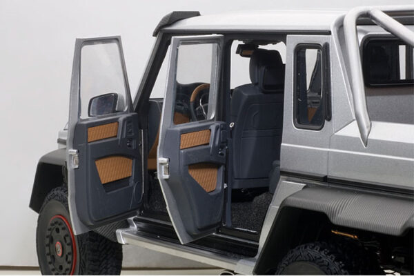 AUTOart Mercedes-Benz G 63 AMG 6x6 (iridium silver) 2013