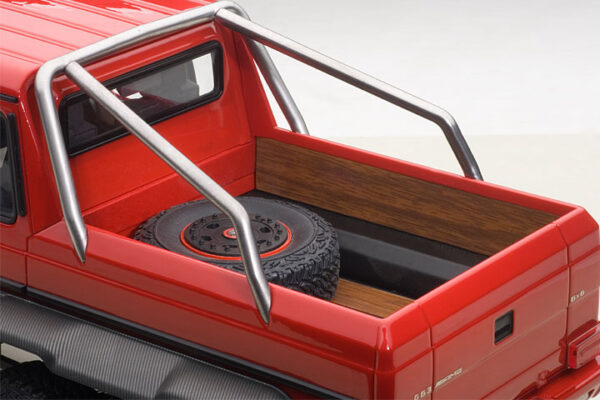 AUTOart Mercedes-Benz G 63 AMG 6x6 (red) 2013