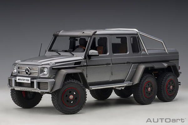 AUTOart Mercedes-Benz G 63 AMG 6x6 (designo pla. magno:grau) 2013