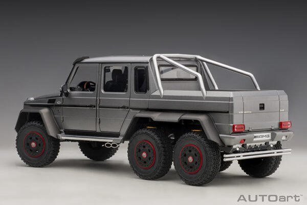 AUTOart Mercedes-Benz G 63 AMG 6x6 (designo pla. magno:grau) 2013