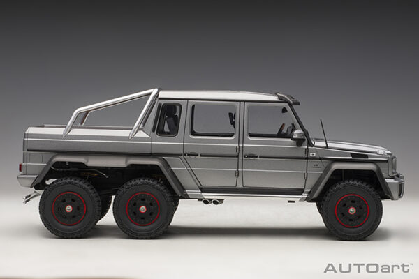 AUTOart Mercedes-Benz G 63 AMG 6x6 (designo pla. magno:grau) 2013