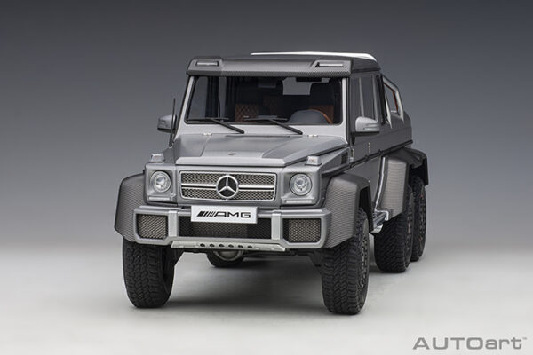 AUTOart Mercedes-Benz G 63 AMG 6x6 (designo pla. magno:grau) 2013