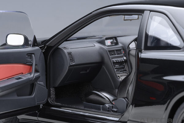 AUTOart Nissan Skyline GT-R(R34) NISMO Z-Tune (black pearl) 2005