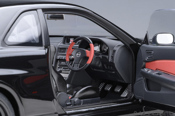 AUTOart Nissan Skyline GT-R(R34) NISMO Z-Tune (black pearl) 2005