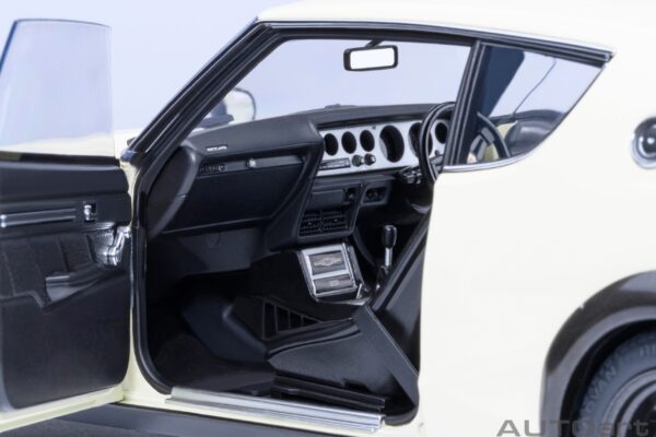 AUTOart Nissan Skyline 2000 GT-R (KPGC110) Tuned version (White) – Bild 12