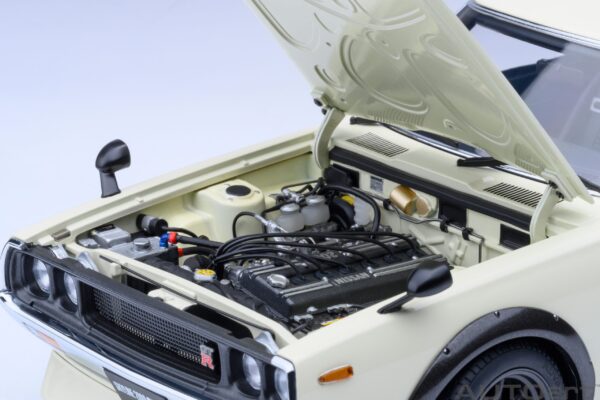 AUTOart Nissan Skyline 2000 GT-R (KPGC110) Tuned version (White) – Bild 10