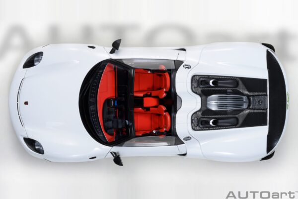 AUTOart Porsche 918 Spyder Weissach Package (White with Red interior) – Bild 17