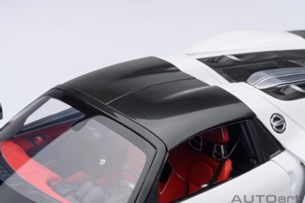 AUTOart Porsche 918 Spyder Weissach Package (White with Red interior) – Bild 14