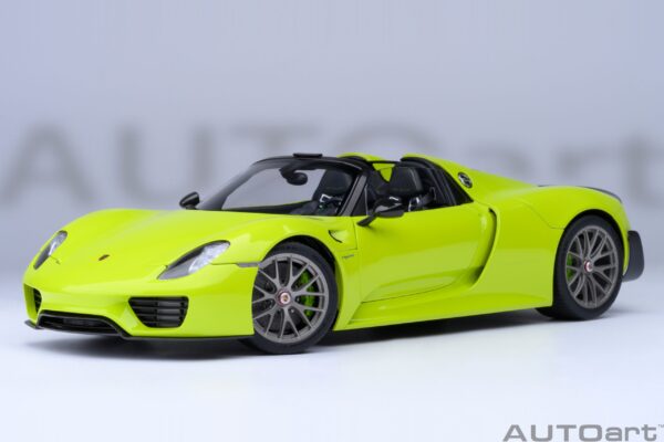 AUTOart Porsche 918 Spyder Weissach Package (Acid Green) – Bild 23