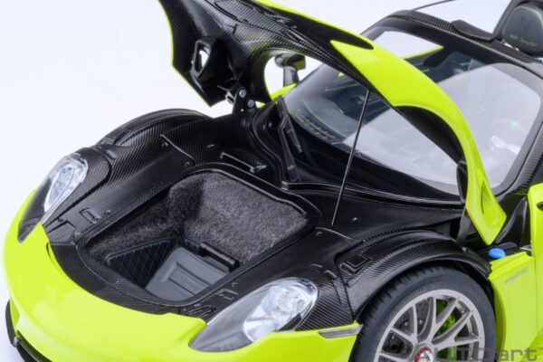 AUTOart Porsche 918 Spyder Weissach Package (Acid Green) – Bild 11