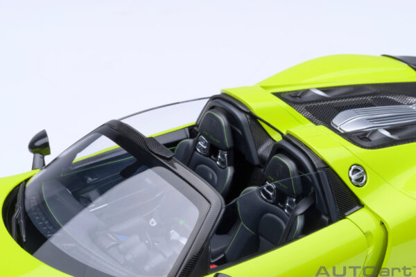 AUTOart Porsche 918 Spyder Weissach Package (Acid Green) – Bild 12