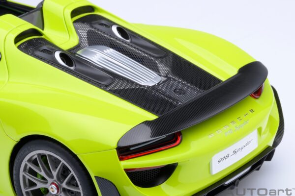 AUTOart Porsche 918 Spyder Weissach Package (Acid Green) – Bild 9