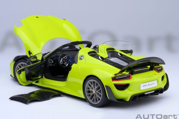 AUTOart Porsche 918 Spyder Weissach Package (Acid Green) – Bild 6