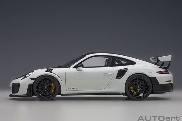 AUTOart Porsche 911 (991.2) GT2RS 2017 Weissach Package (white)