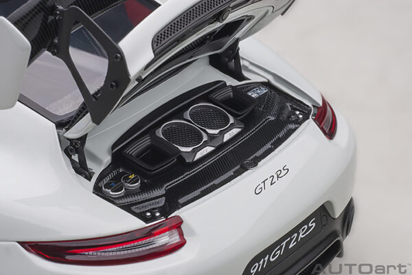 AUTOart Porsche 911 (991.2) GT2RS 2017 Weissach Package (white)
