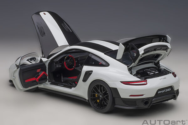 AUTOart Porsche 911 (991.2) GT2RS 2017 Weissach Package (white)