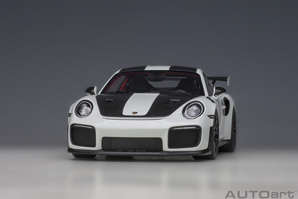 AUTOart Porsche 911 (991.2) GT2RS 2017 Weissach Package (white)