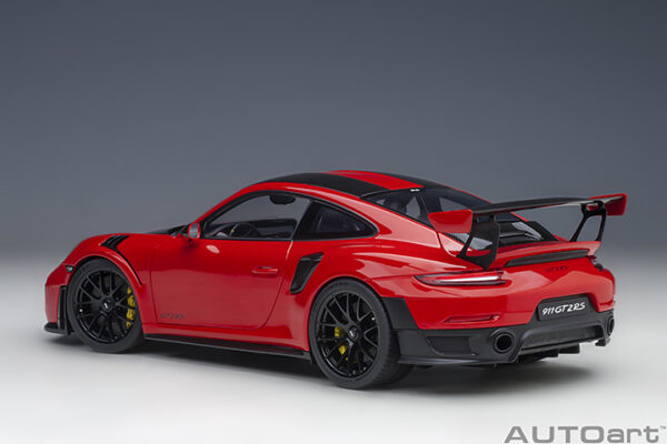 AUTOart Porsche 911 (991.2) GT2RS 2017 Weissach Package (guards red)