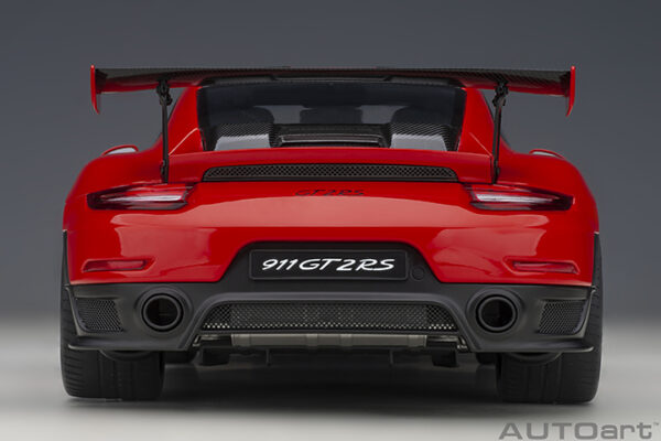 AUTOart Porsche 911 (991.2) GT2RS 2017 Weissach Package (guards red)