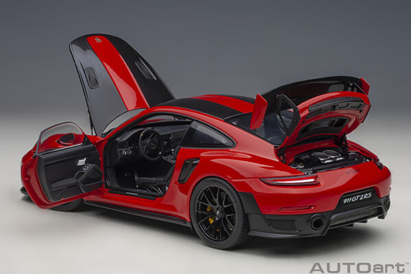 AUTOart Porsche 911 (991.2) GT2RS 2017 Weissach Package (guards red)