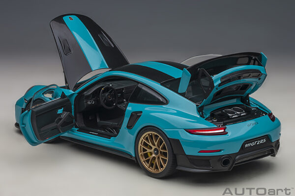 AUTOart Porsche 911 (991.2) GT2RS 2017 Weissach Package (miami blue)