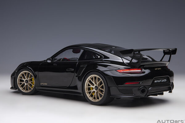 AUTOart Porsche 911 (991.2) GT2RS 2017 Weissach Package (black)