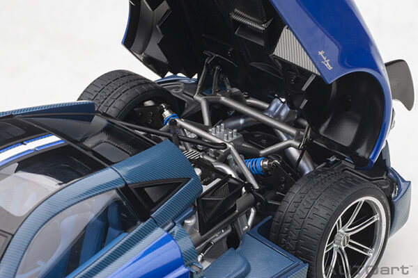 AUTOart Pagani Huayra BC 2016 (blue carbon:carbon)(compo.