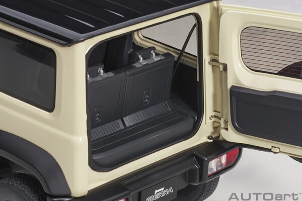 AUTOart Suzuki Jimny (JB74) SIERRA  (chiffon ivory