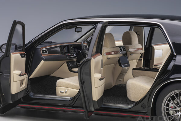 AUTOart TOYOTA CENTURY GRMN (black) 2019