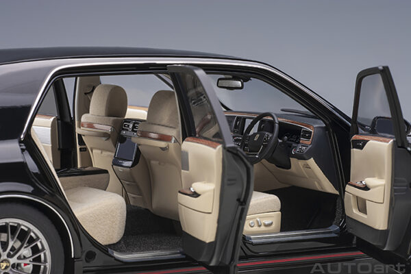 AUTOart TOYOTA CENTURY GRMN (black) 2019