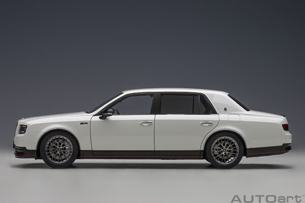 AUTOart TOYOTA CENTURY GRMN (pearl white) 2019