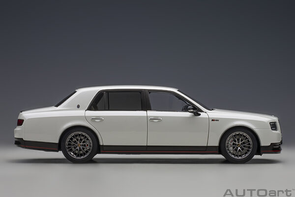 AUTOart TOYOTA CENTURY GRMN (pearl white) 2019